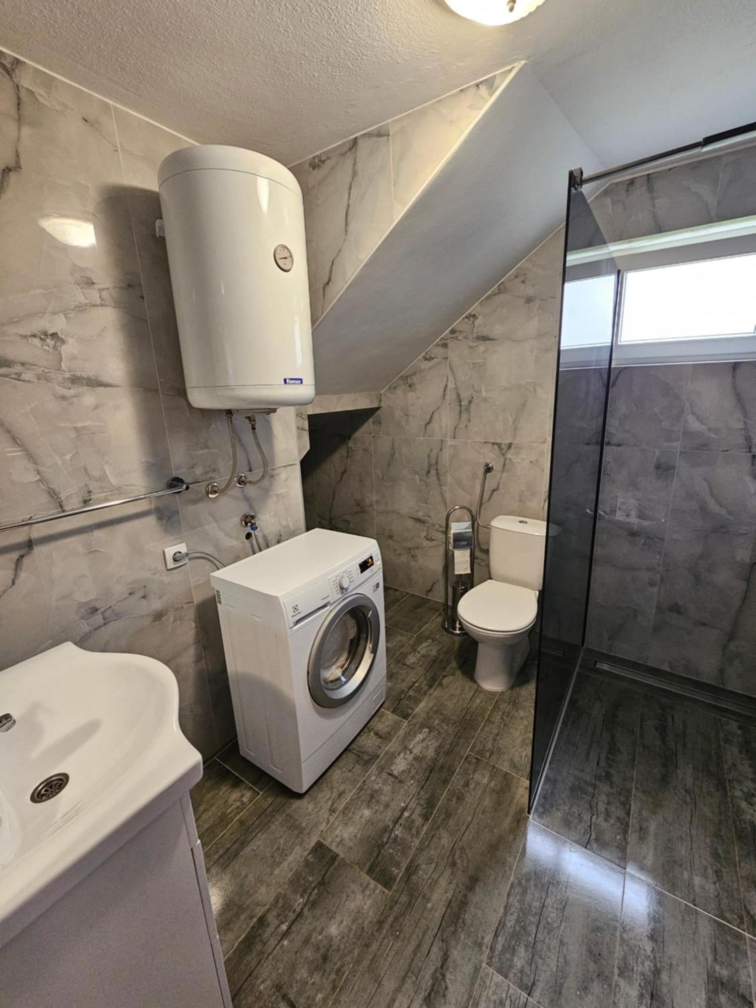 Apartman Mile - Holiday House Смолянац Экстерьер фото
